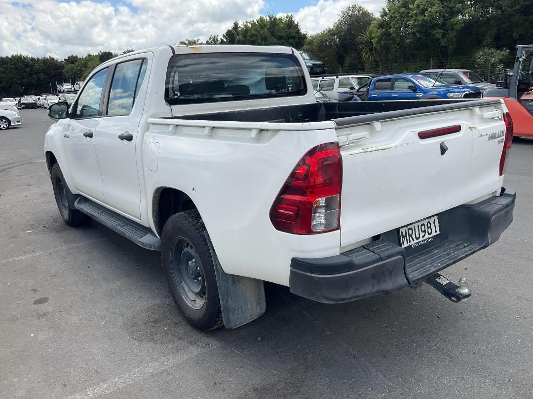 Photo '3' of Toyota Hilux SR TD DC Photo '3' of Toyota Hilux SR TD DC