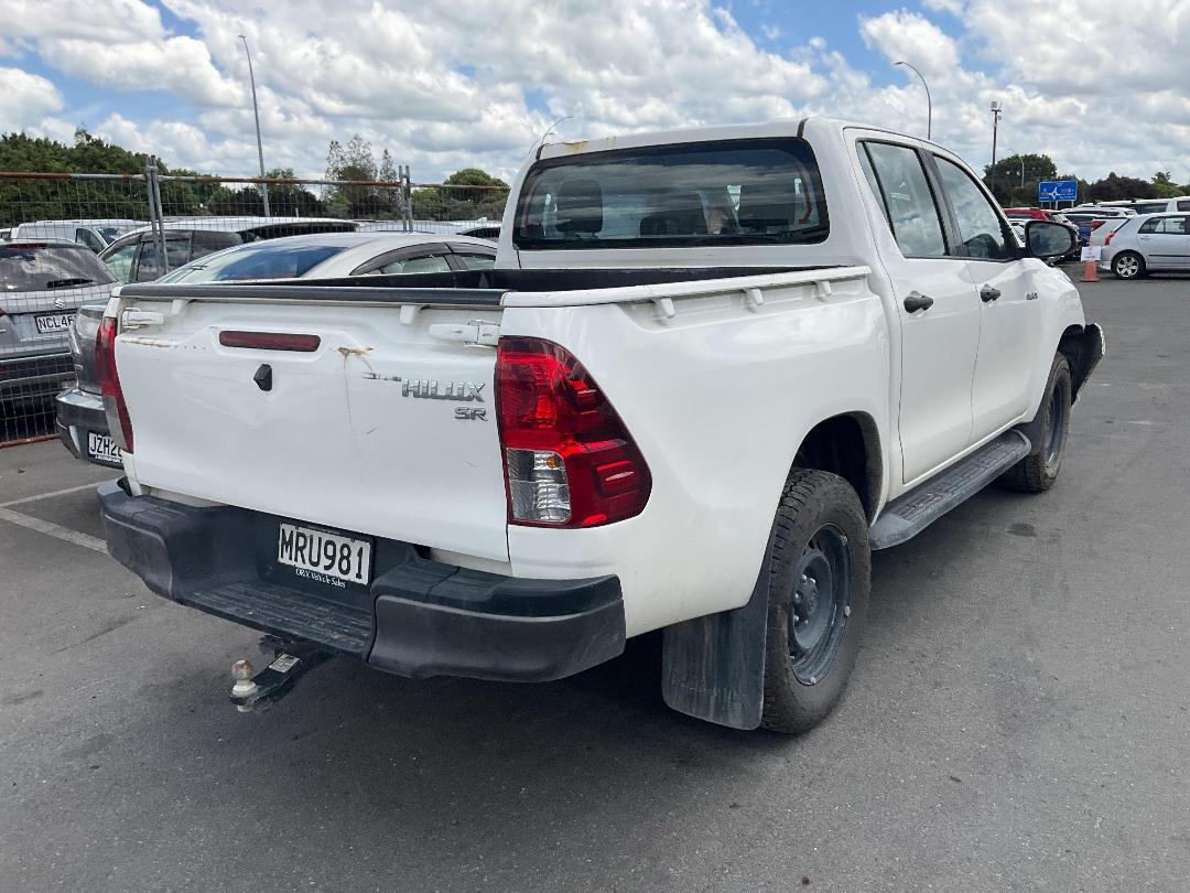 Photo '4' of Toyota Hilux SR TD DC Photo '4' of Toyota Hilux SR TD DC