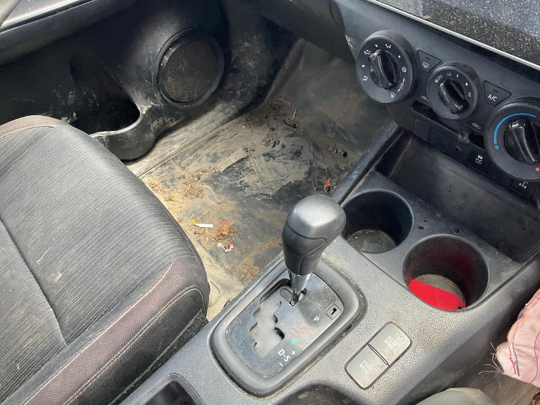 Photo '14' of Toyota Hilux SR TD DC Photo '14' of Toyota Hilux SR TD DC