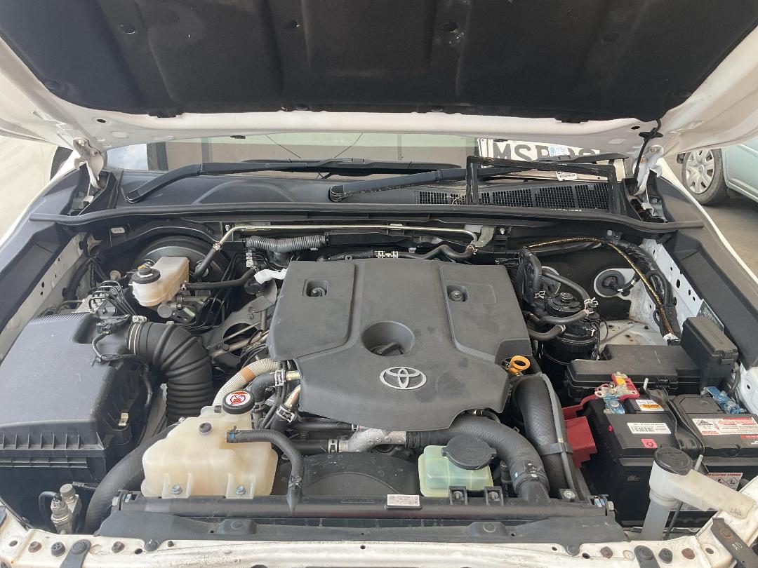 Photo '6' of Toyota Hilux SR TD SC/CC