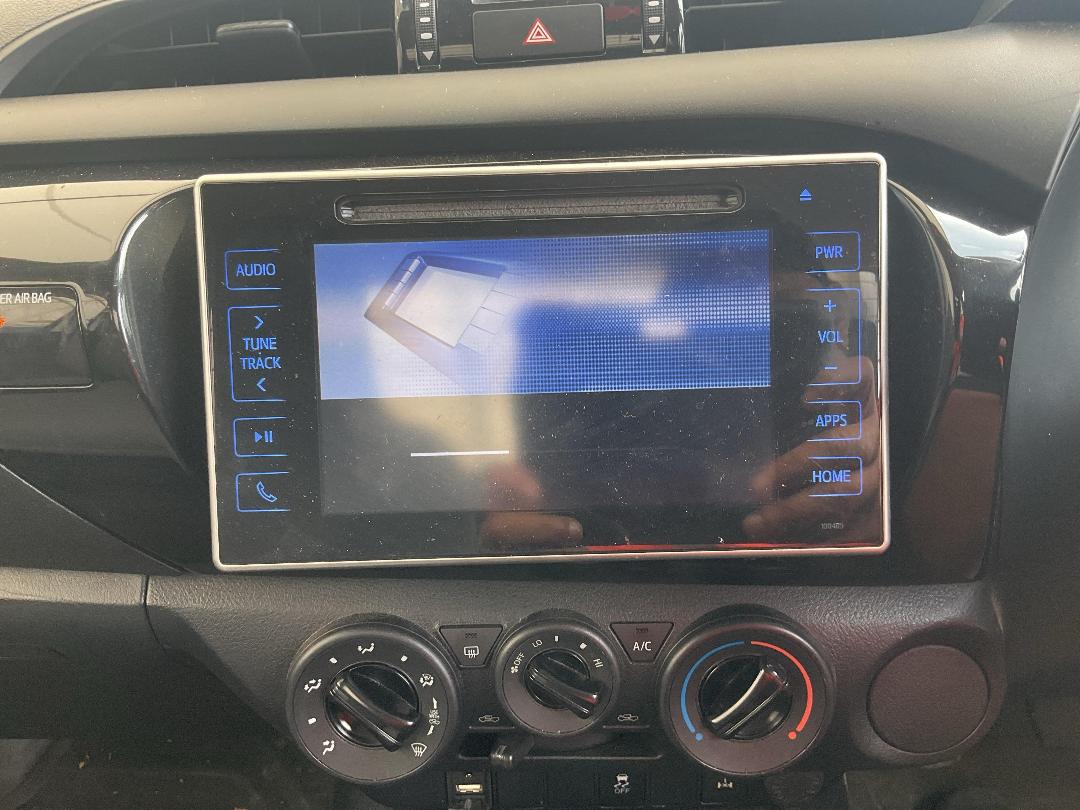 Photo '11' of Toyota Hilux SR TD SC/CC