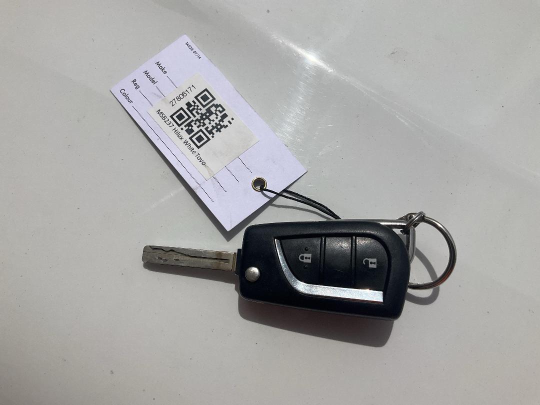 Photo '13' of Toyota Hilux SR TD SC/CC