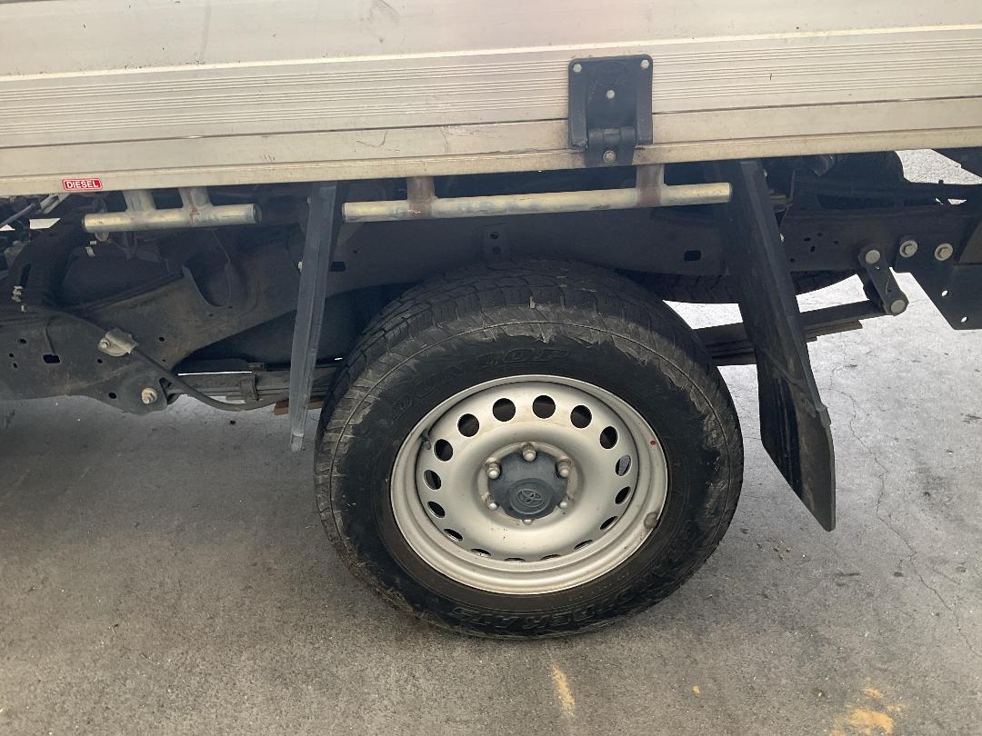 Photo '5' of Toyota Hilux SR TD SC/CC