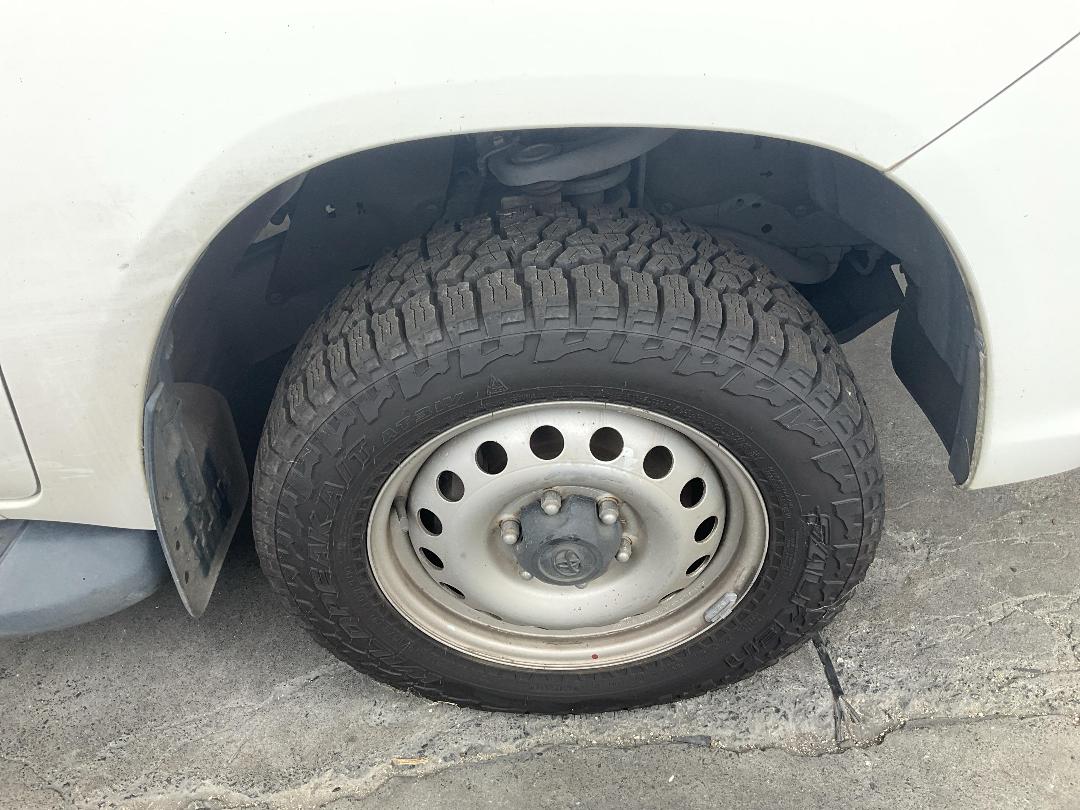 Photo '7' of Toyota Hilux SR TD SC/CC