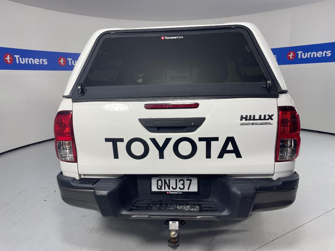 Photo '6' of Toyota Hilux