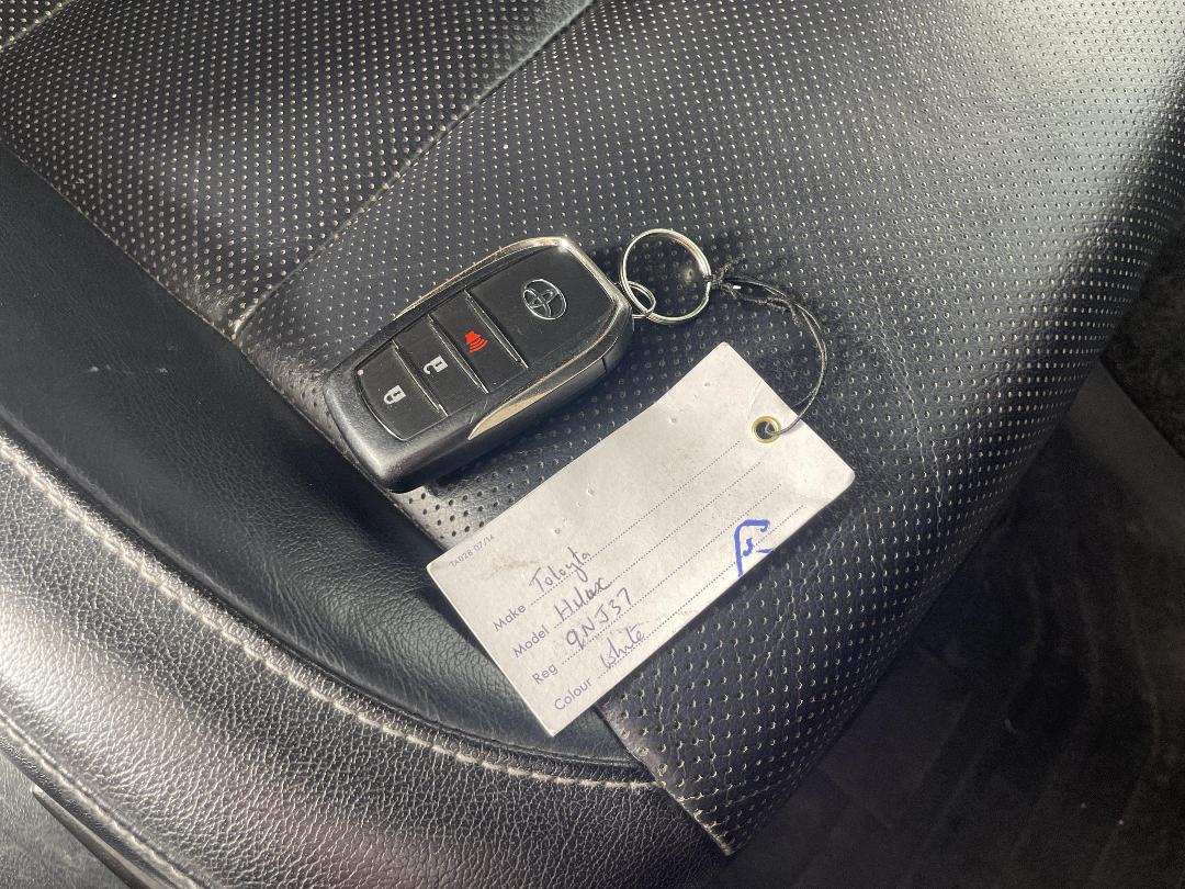 Photo '22' of Toyota Hilux