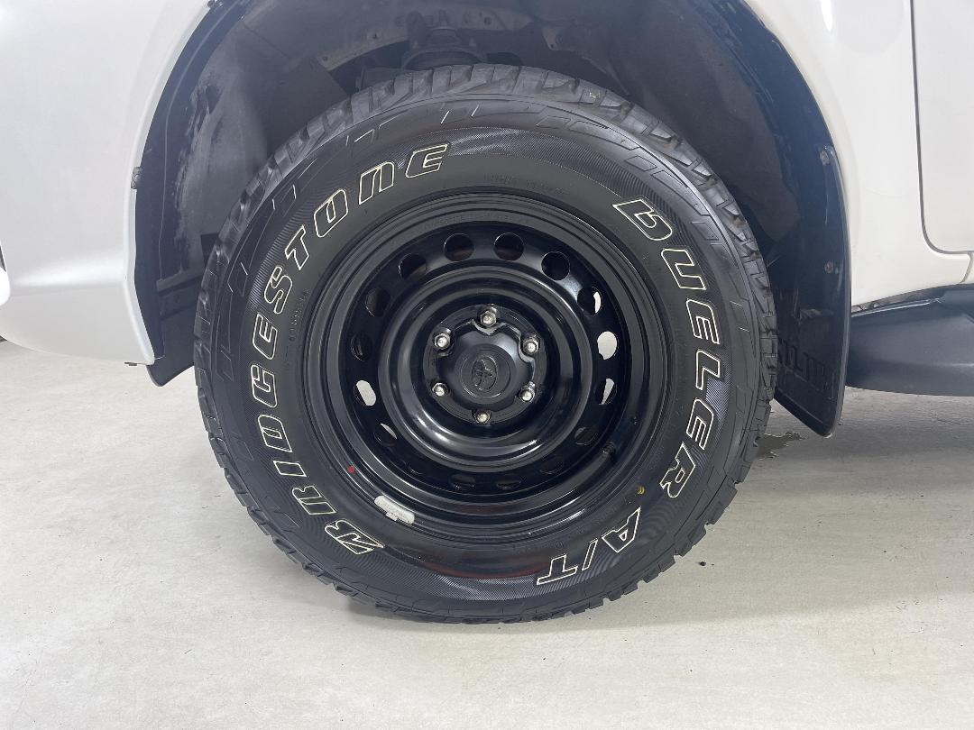 Photo '10' of Toyota Hilux