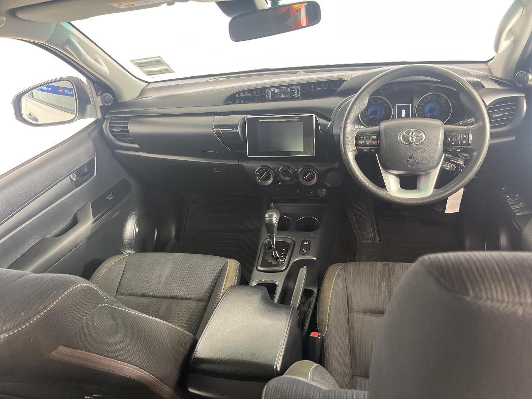 Photo '17' of Toyota Hilux