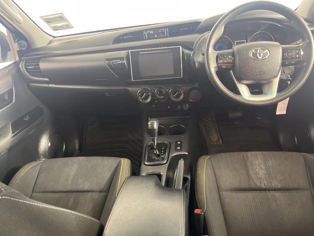Photo '18' of Toyota Hilux