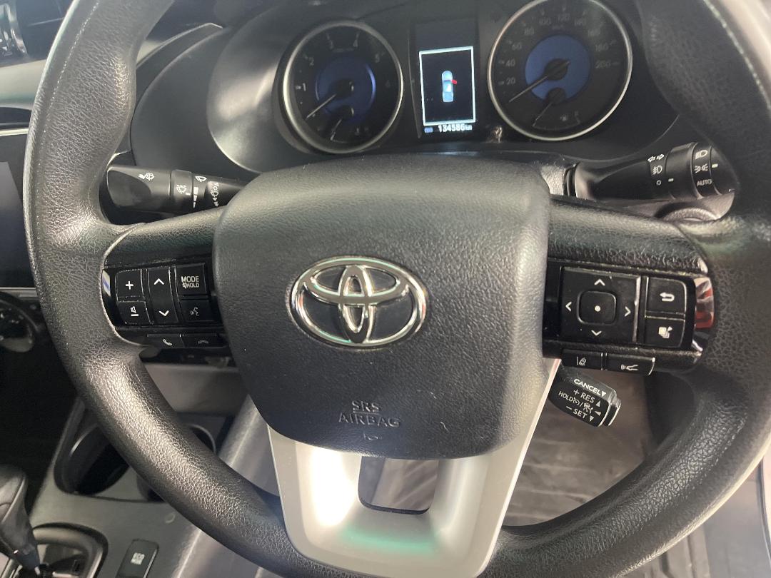 Photo '24' of Toyota Hilux