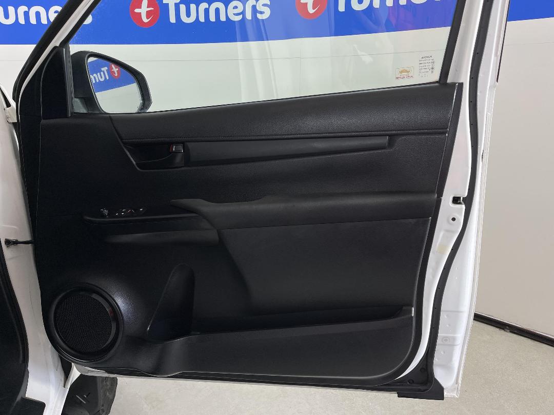 Photo '15' of Toyota Hilux