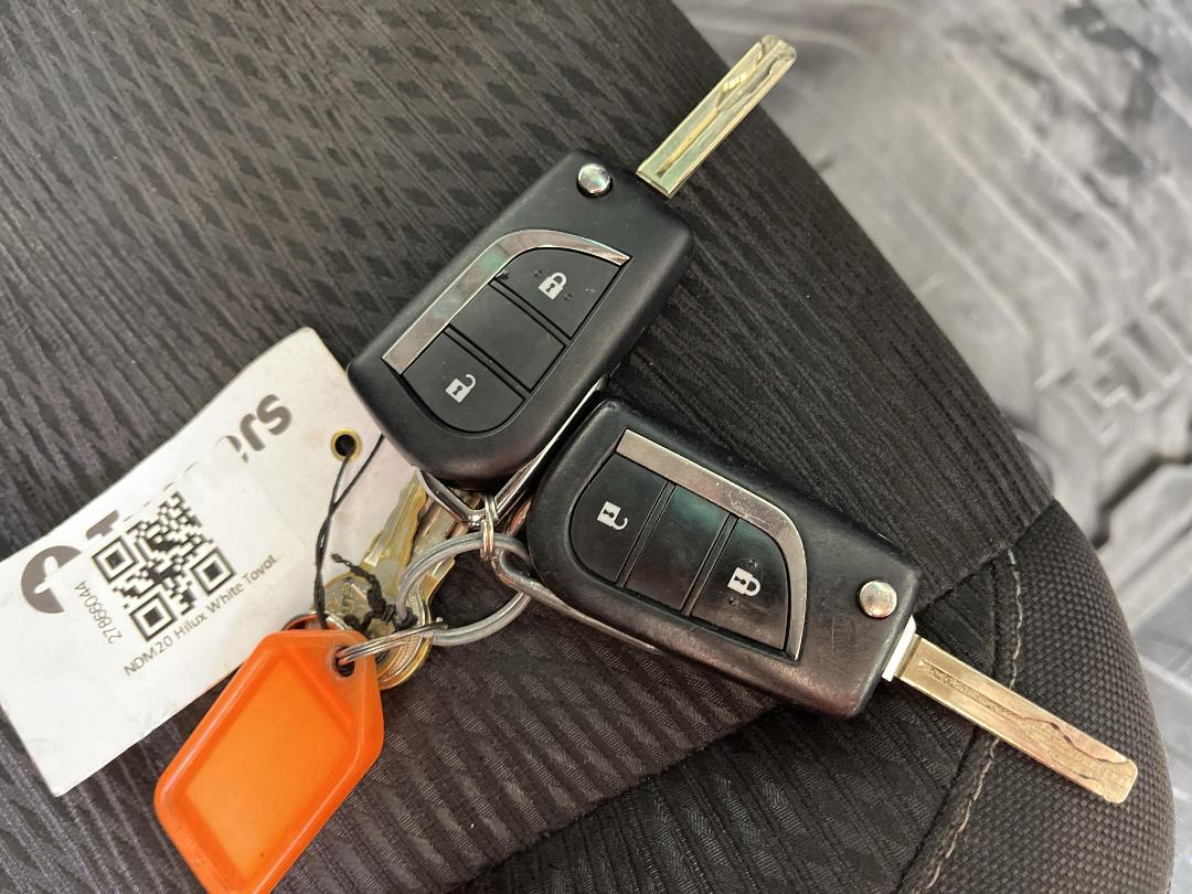 Photo '22' of Toyota Hilux