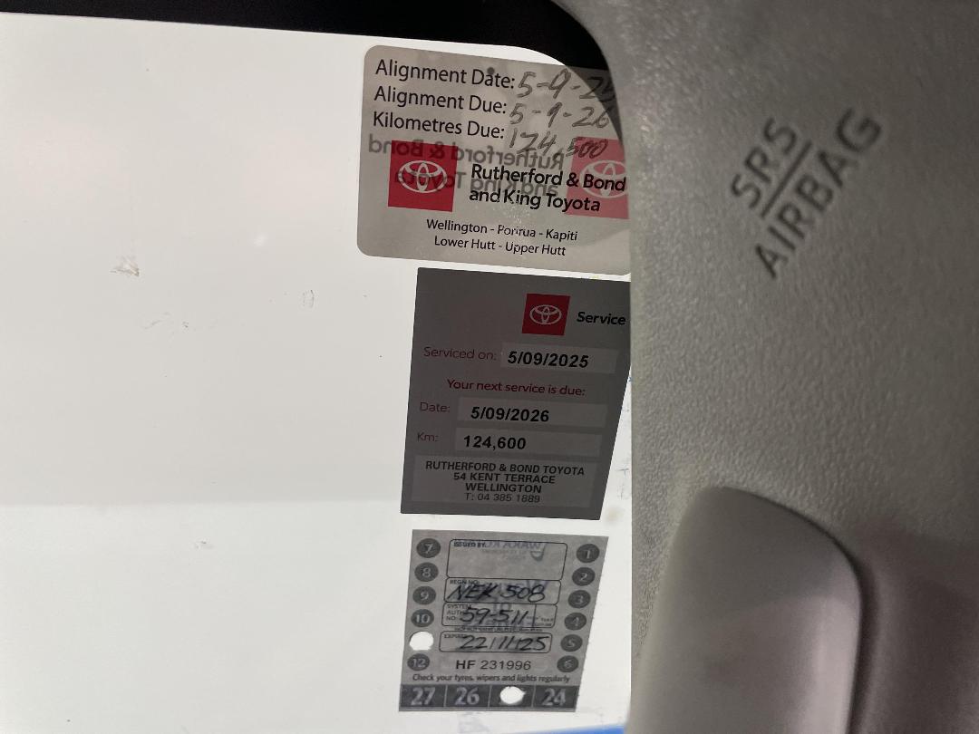 Photo '34' of Toyota Hilux