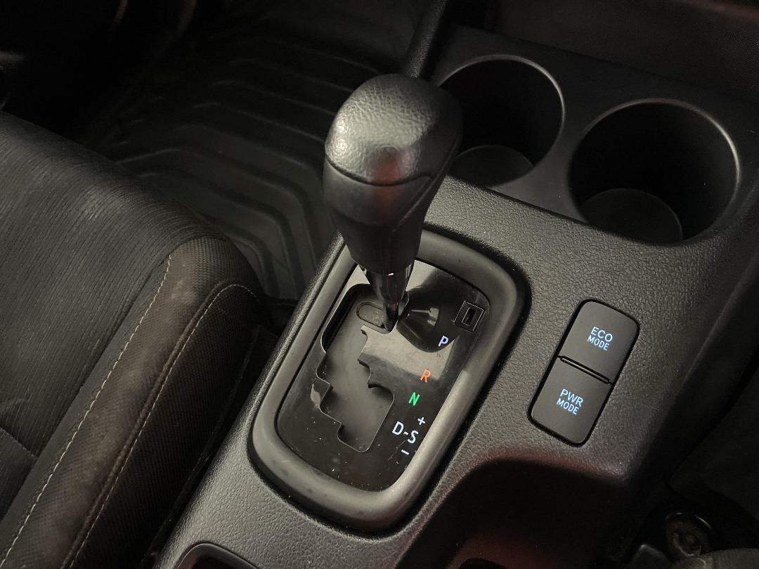 Photo '32' of Toyota Hilux