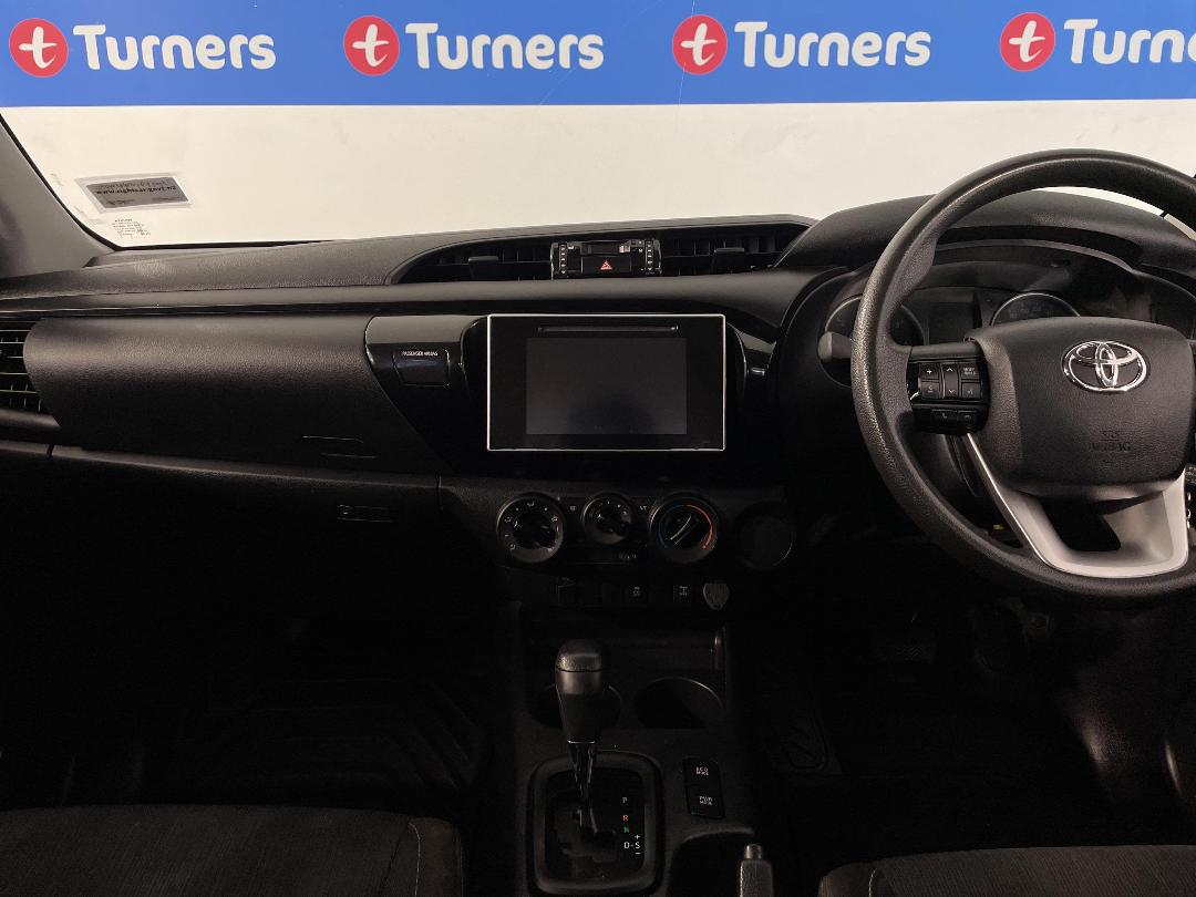 Photo '18' of Toyota Hilux