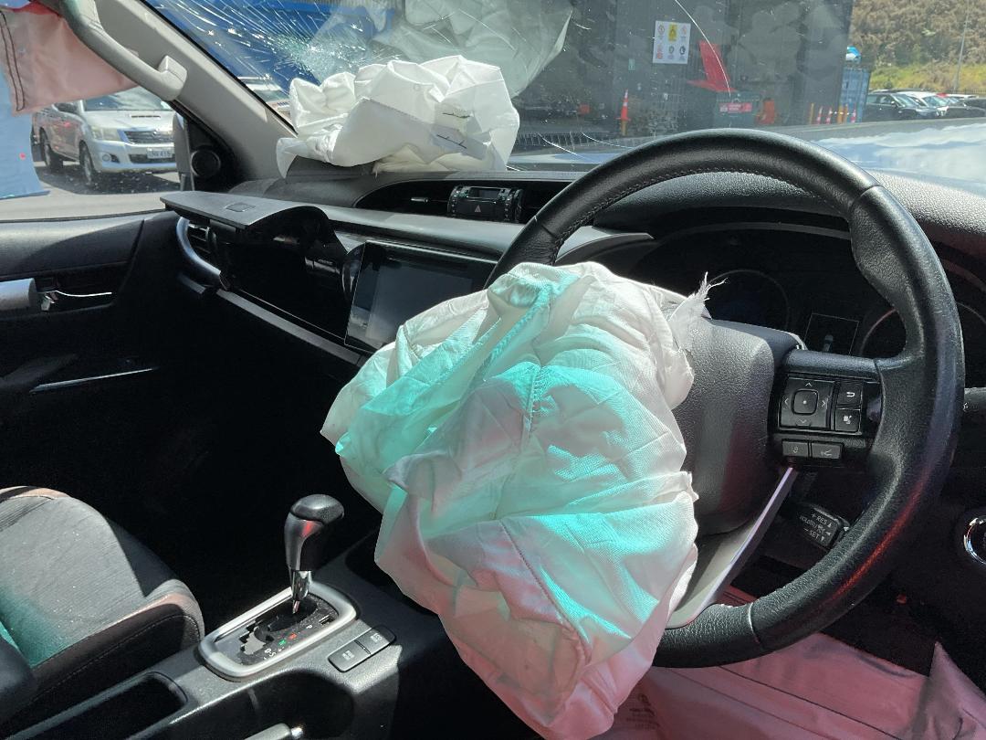 Photo '7' of Toyota Hilux SR5 TD DC