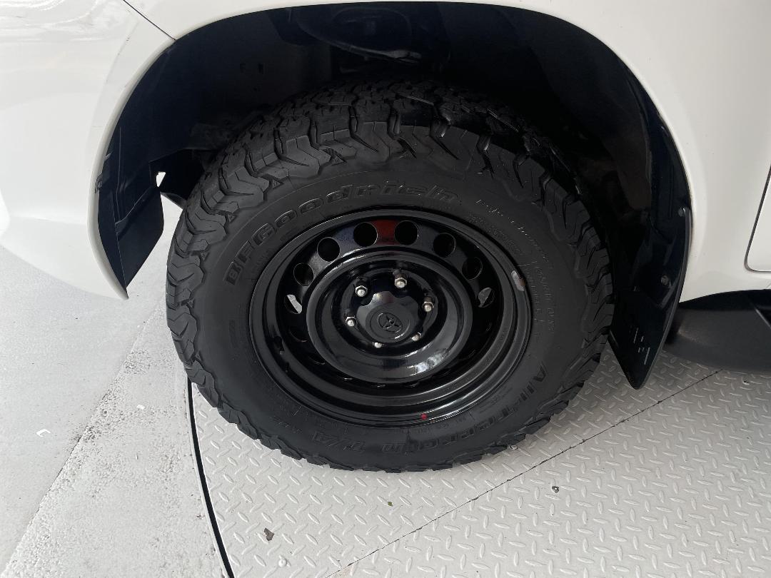 Photo '10' of Toyota Hilux