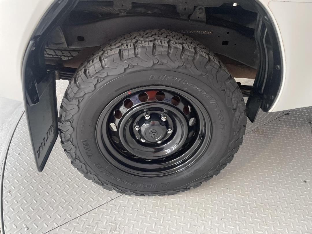 Photo '12' of Toyota Hilux