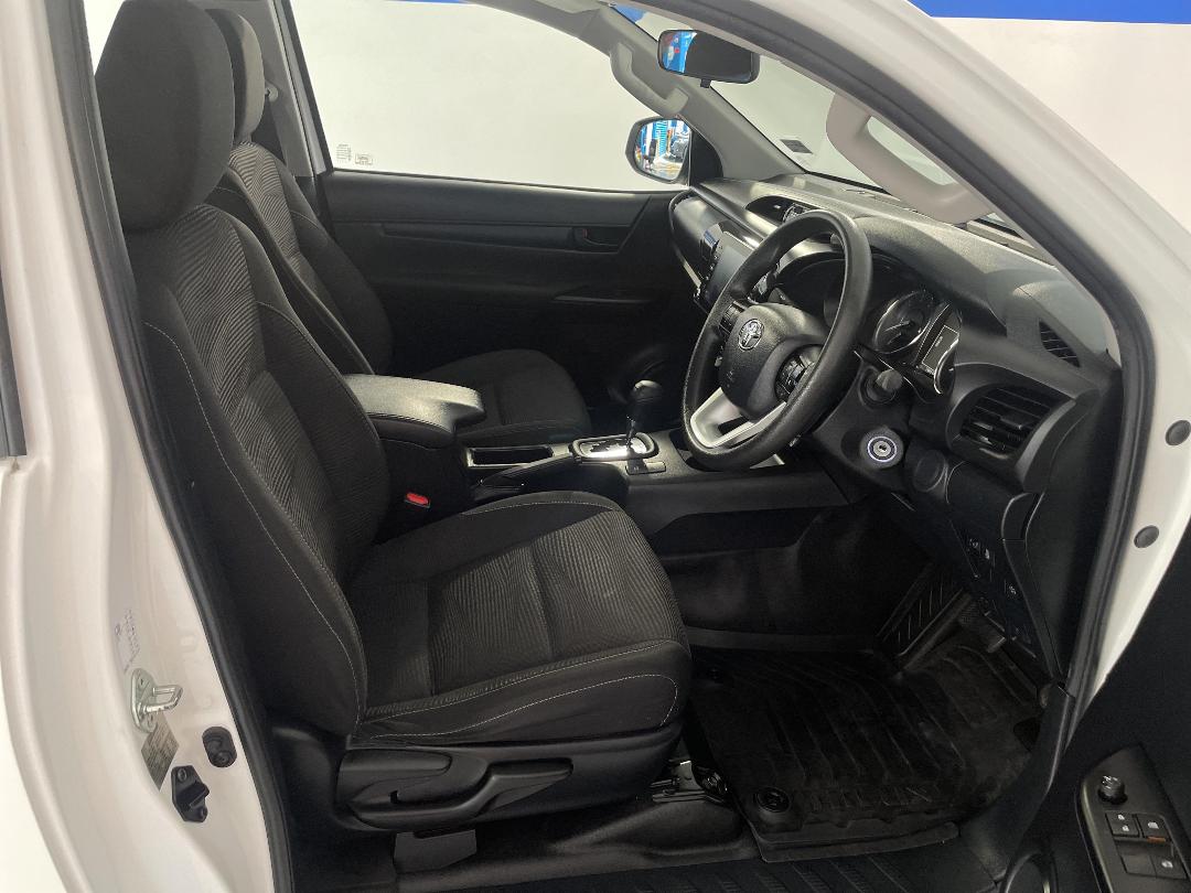 Photo '16' of Toyota Hilux