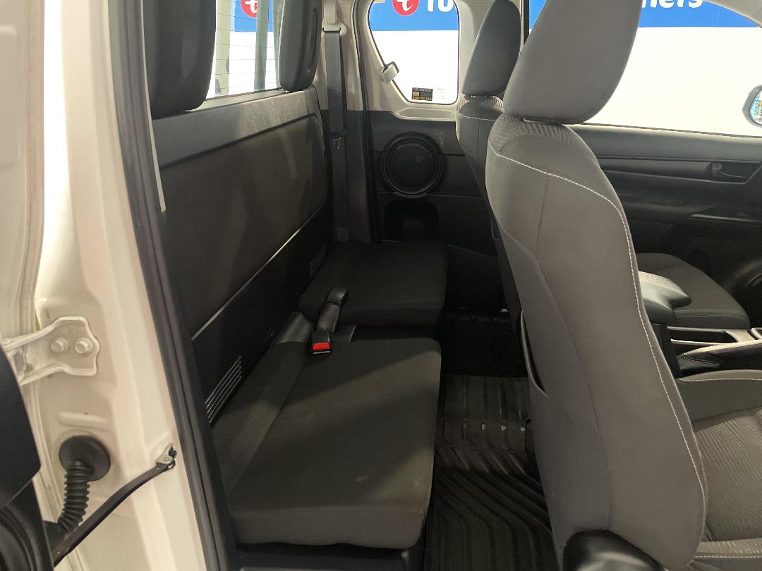 Photo '20' of Toyota Hilux