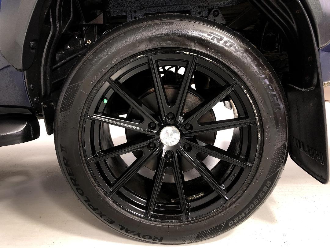 Photo '11' of Toyota Hilux