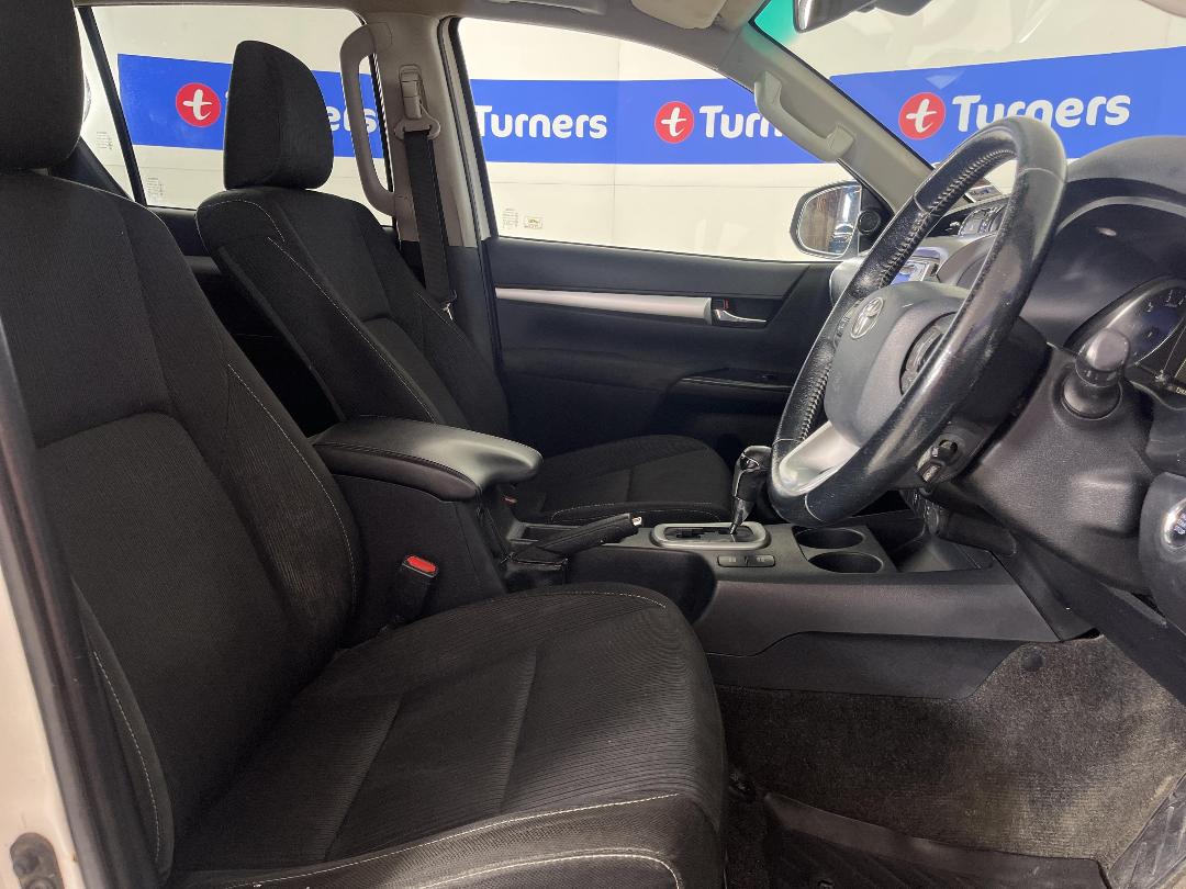 Photo '16' of Toyota Hilux Photo '16' of Toyota Hilux