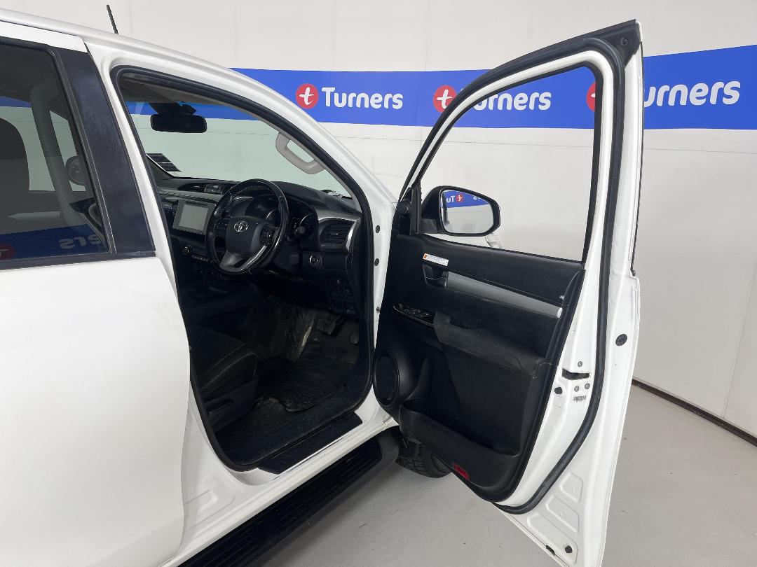 Photo '15' of Toyota Hilux Photo '15' of Toyota Hilux