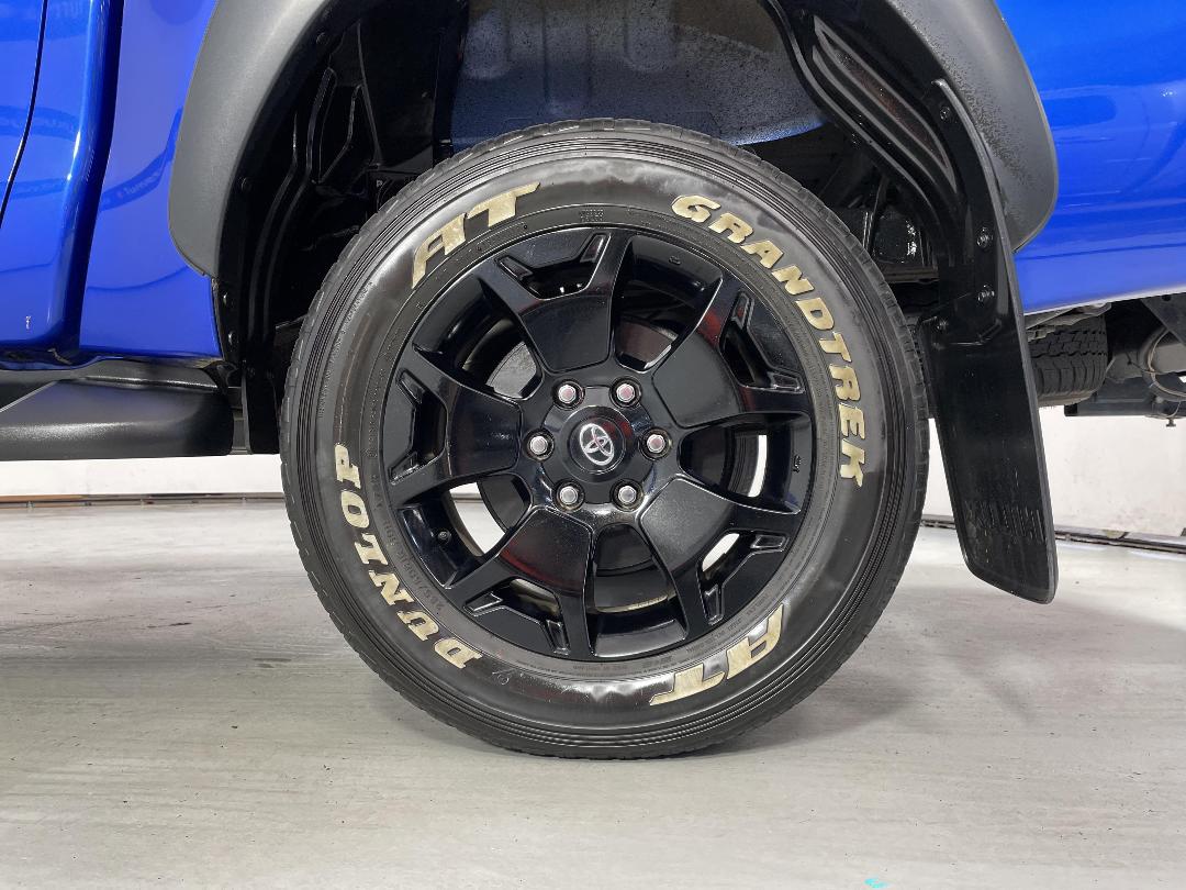 Photo '11' of Toyota Hilux