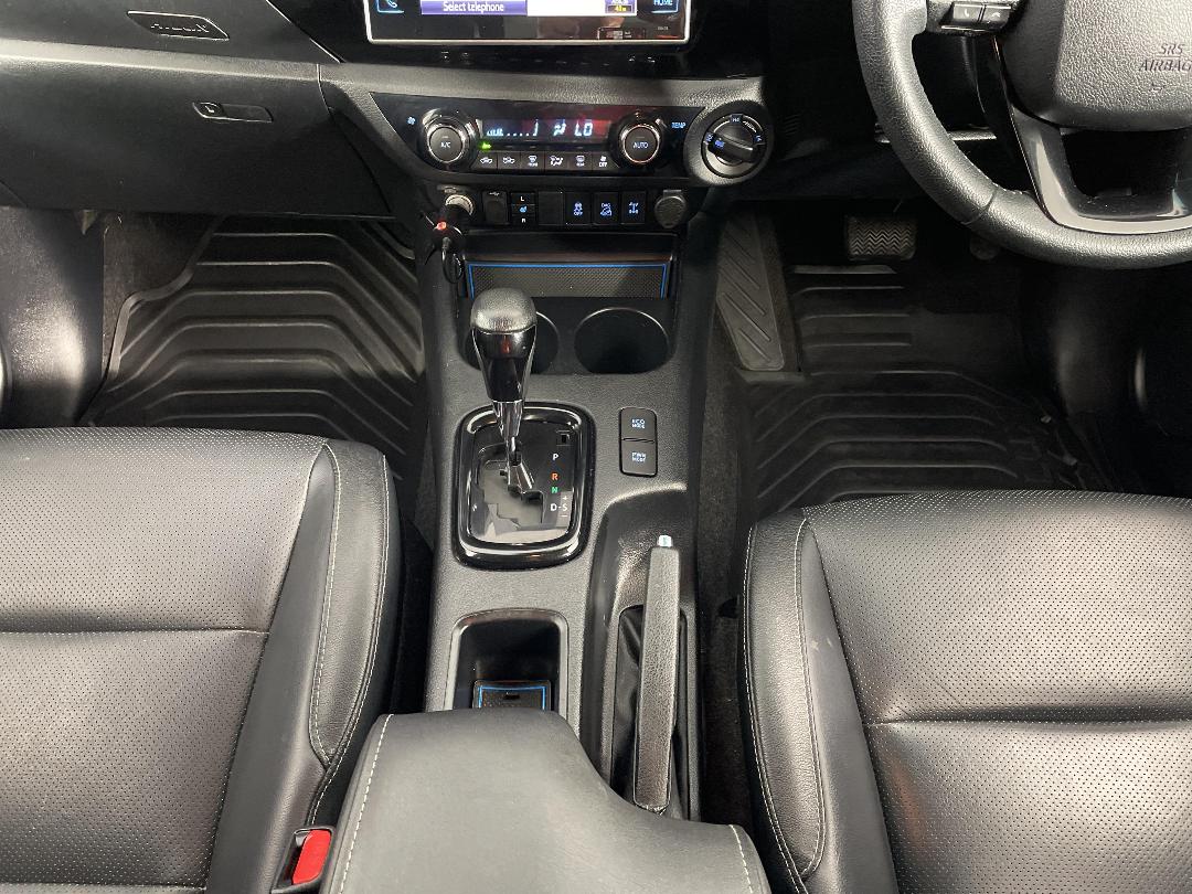 Photo '18' of Toyota Hilux