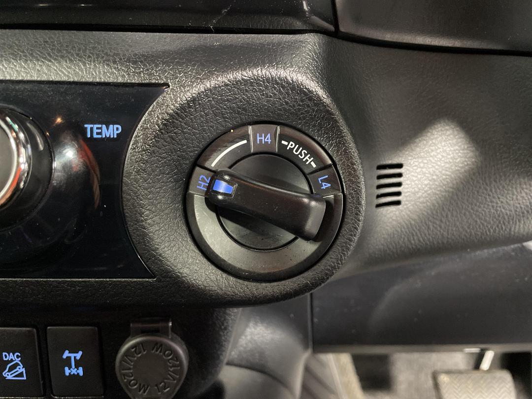 Photo '30' of Toyota Hilux