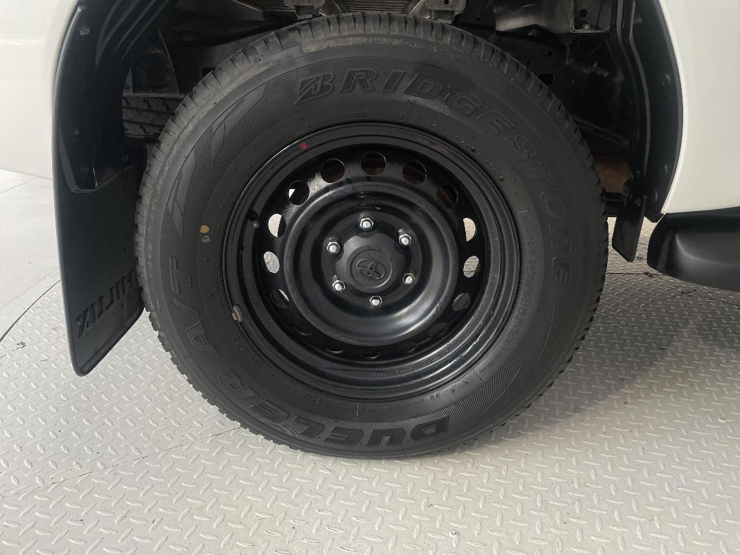 Photo '12' of Toyota Hilux