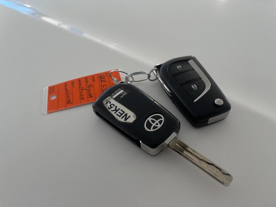 Photo '22' of Toyota Hilux