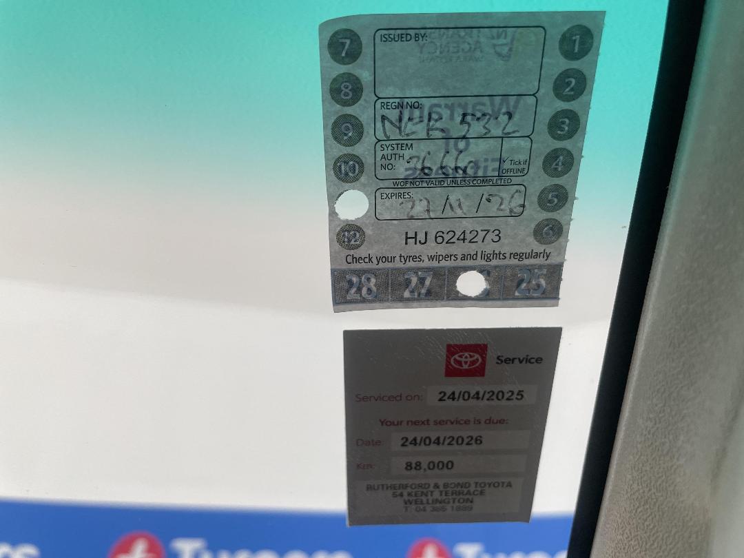 Photo '30' of Toyota Hilux