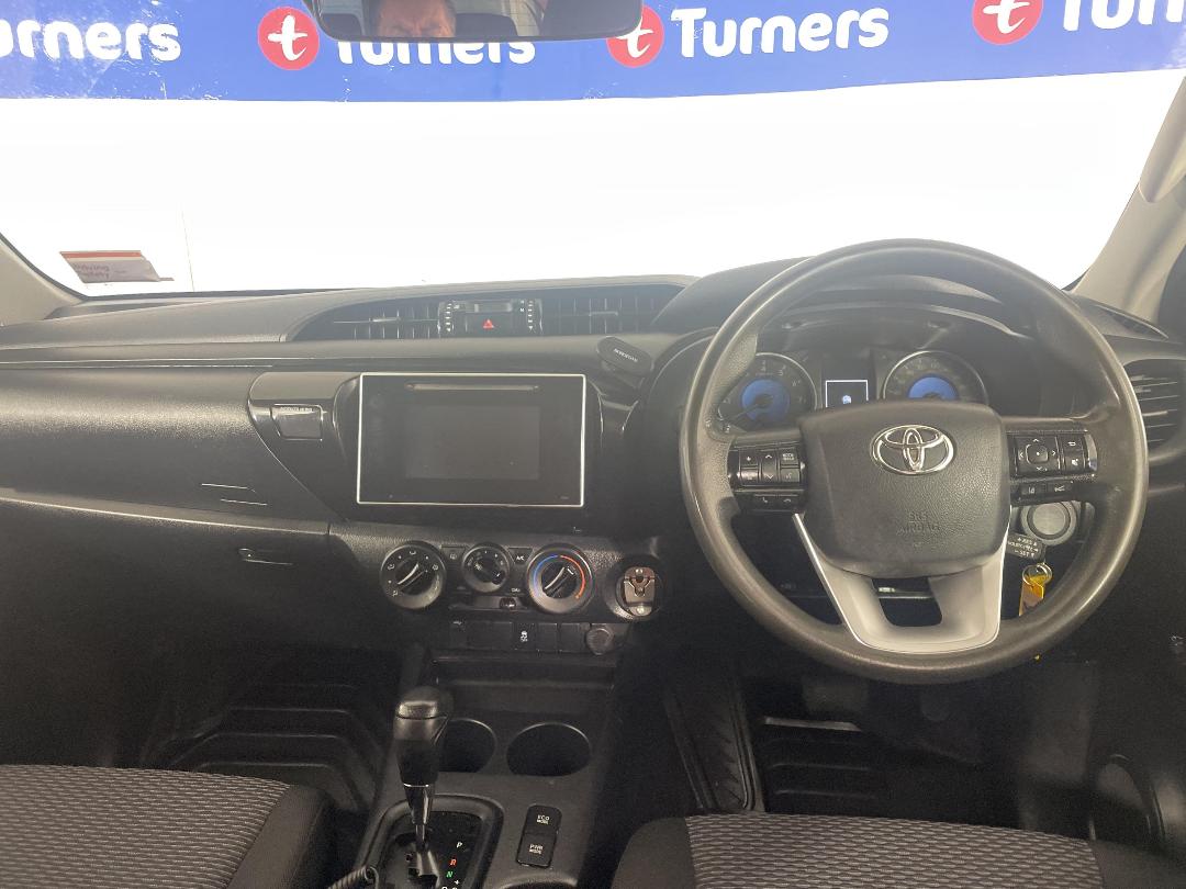 Photo '17' of Toyota Hilux