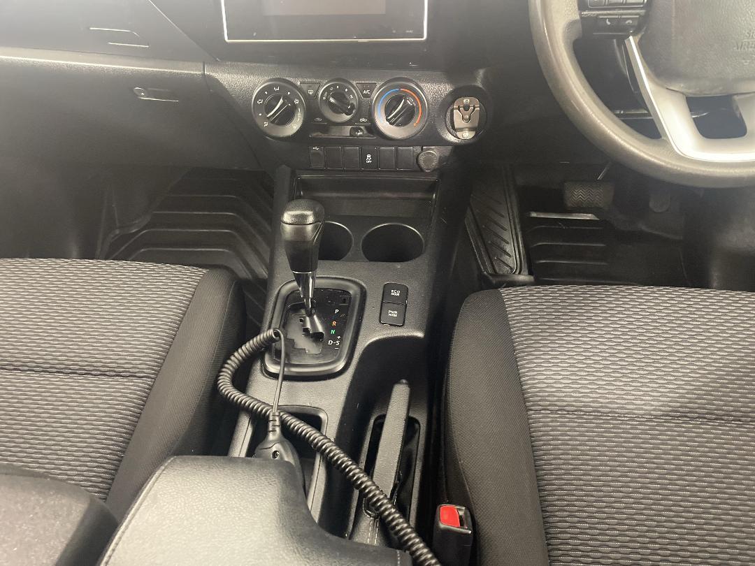 Photo '18' of Toyota Hilux