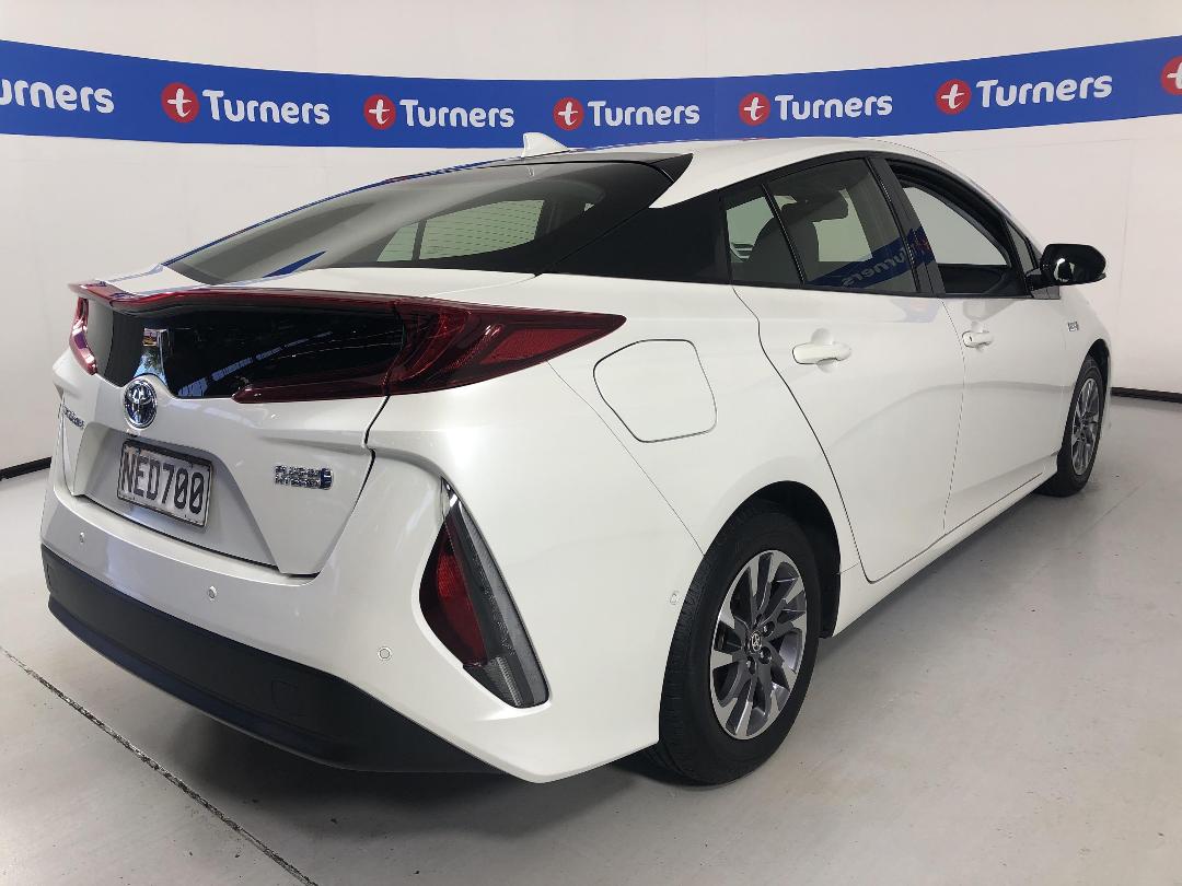 Photo '7' of Toyota Prius Photo '7' of Toyota Prius