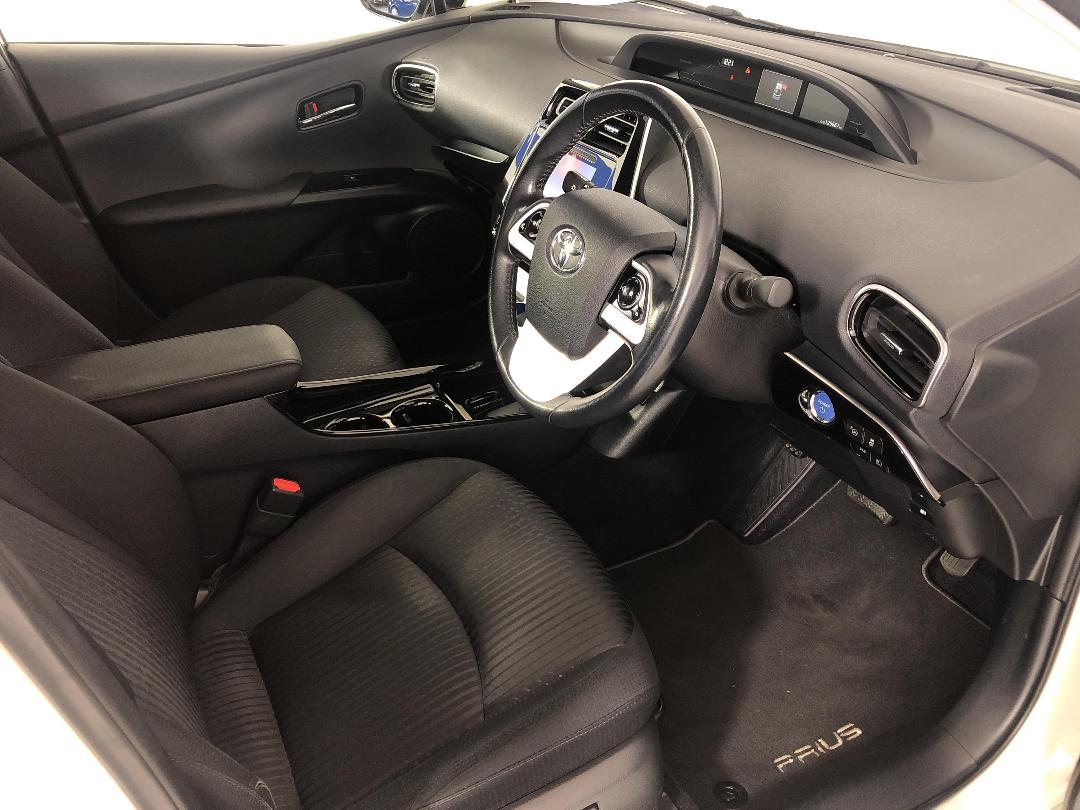 Photo '16' of Toyota Prius Photo '16' of Toyota Prius