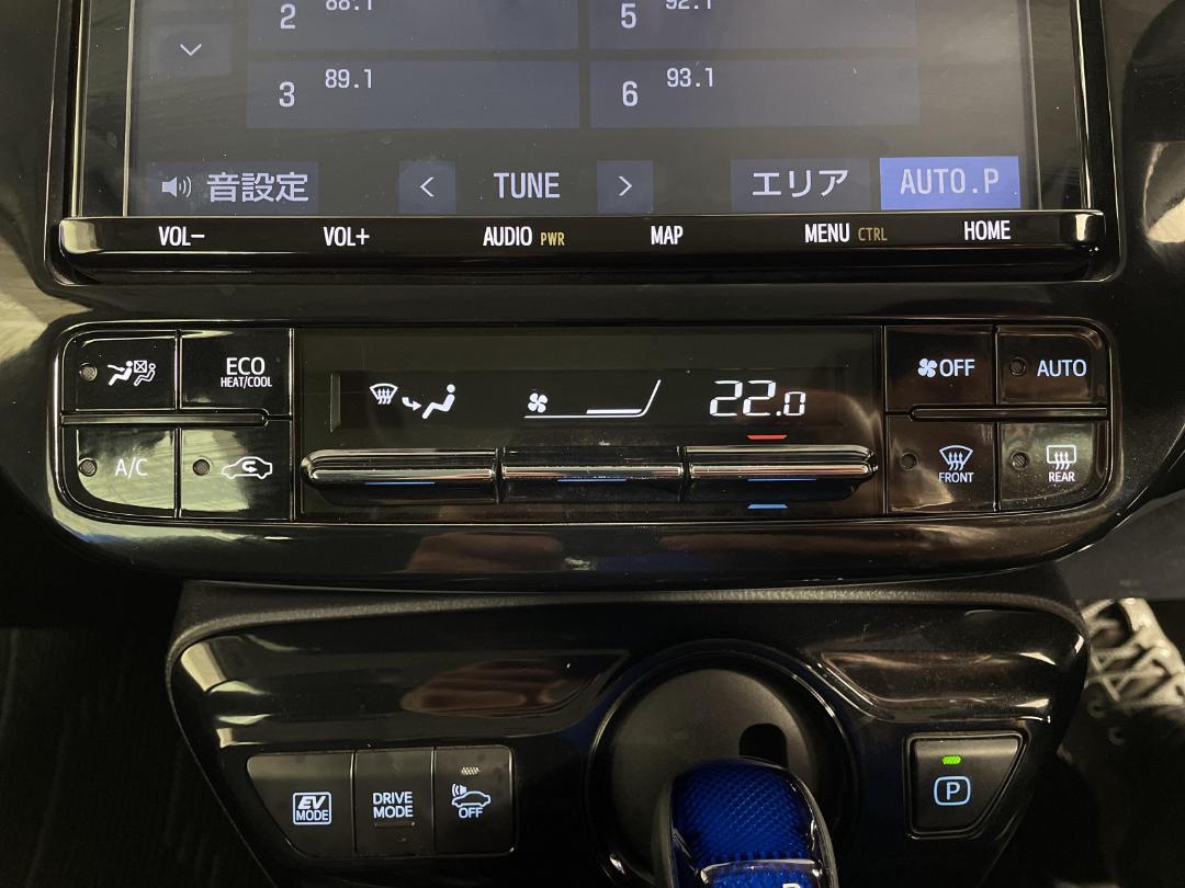 Photo '28' of Toyota Prius Photo '28' of Toyota Prius