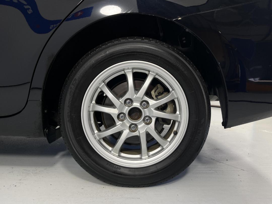 Photo '11' of Toyota Prius