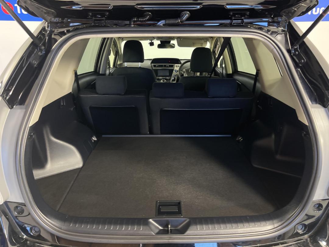 Photo '14' of Toyota Prius