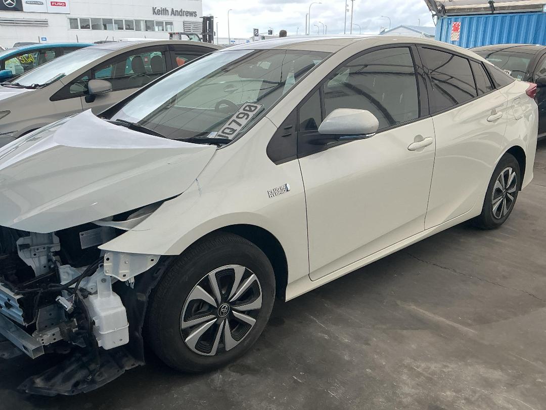 Photo '2' of Toyota Prius Phev Photo '2' of Toyota Prius Phev