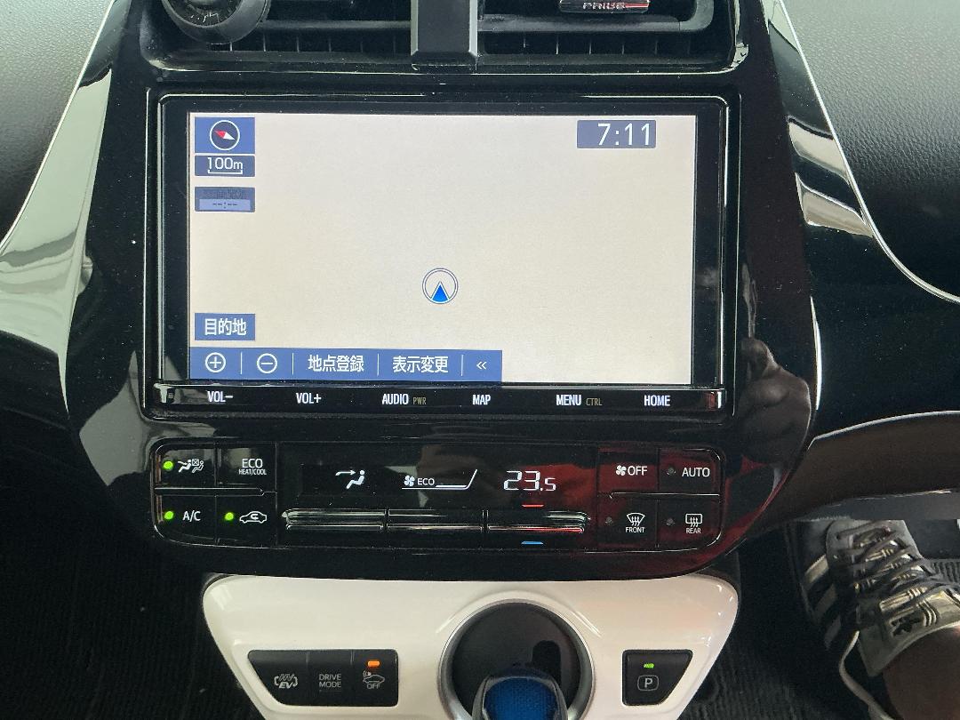 Photo '10' of Toyota Prius Phev Photo '10' of Toyota Prius Phev