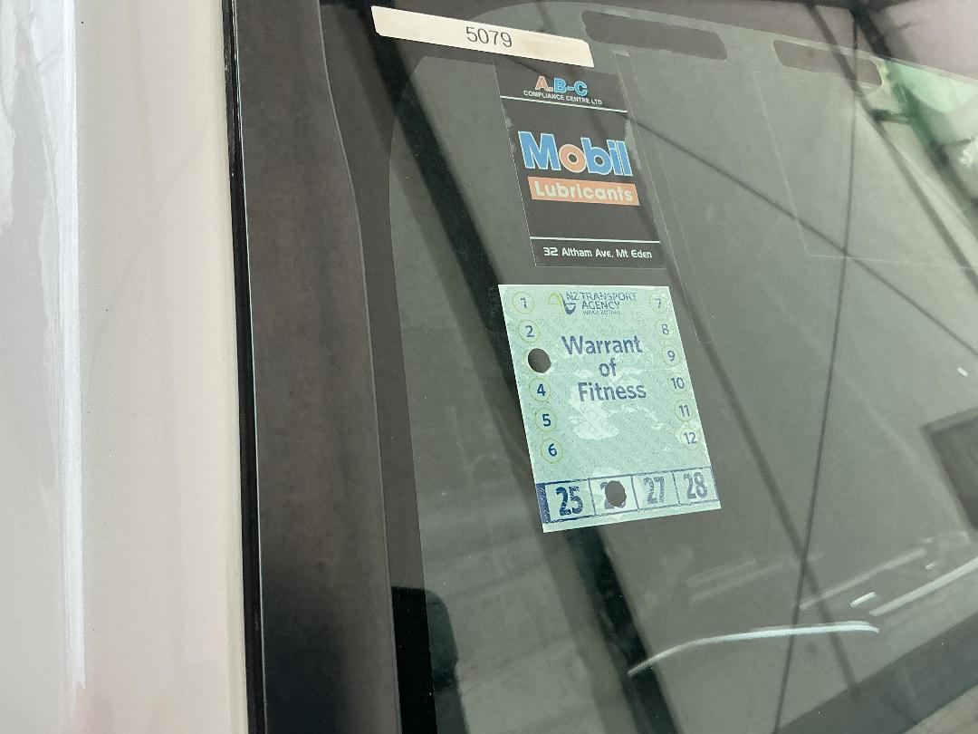 Photo '12' of Toyota Prius Phev Photo '12' of Toyota Prius Phev