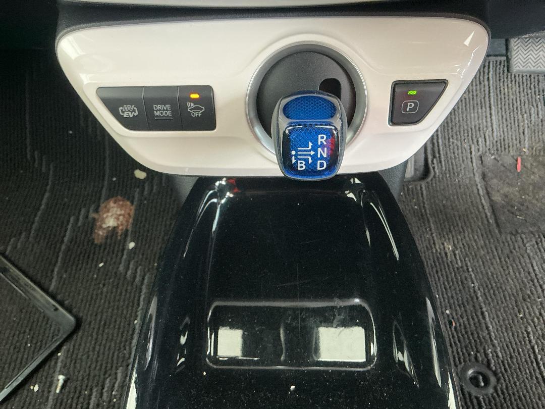 Photo '11' of Toyota Prius Phev Photo '11' of Toyota Prius Phev