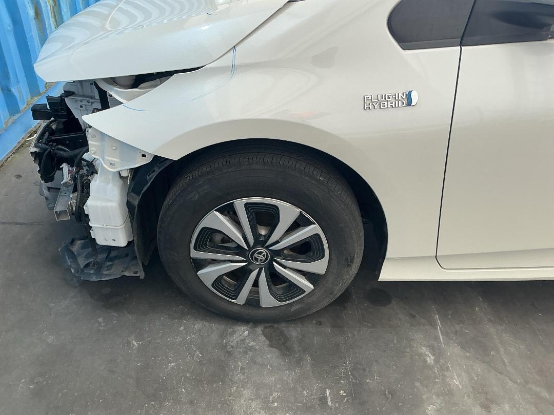 Photo '19' of Toyota Prius Phev Photo '19' of Toyota Prius Phev
