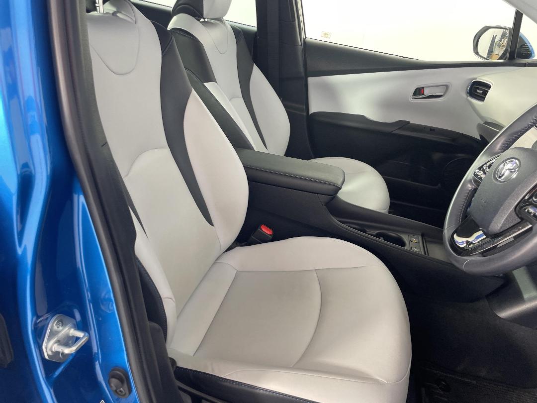 Photo '16' of Toyota Prius