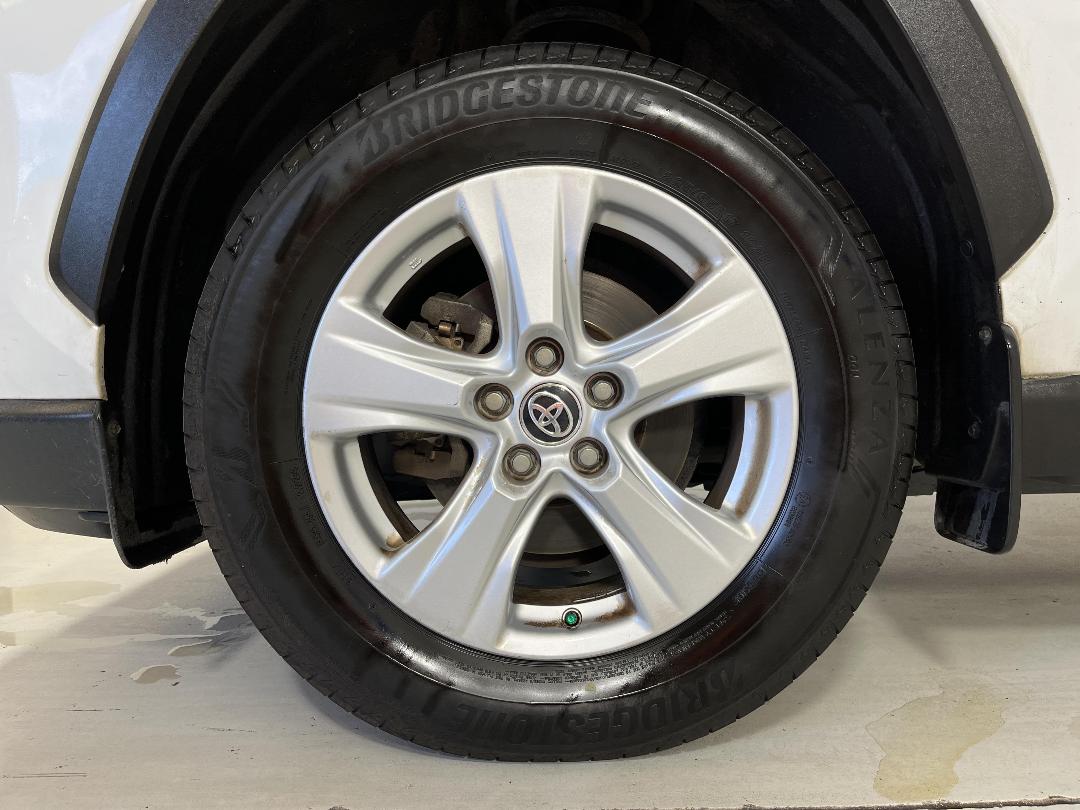 Photo '10' of Toyota Rav4