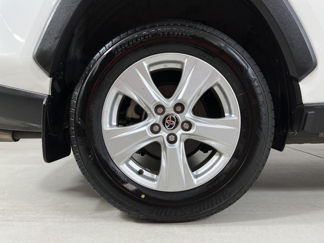 Photo '12' of Toyota Rav4