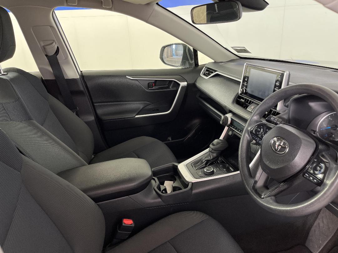 Photo '16' of Toyota Rav4