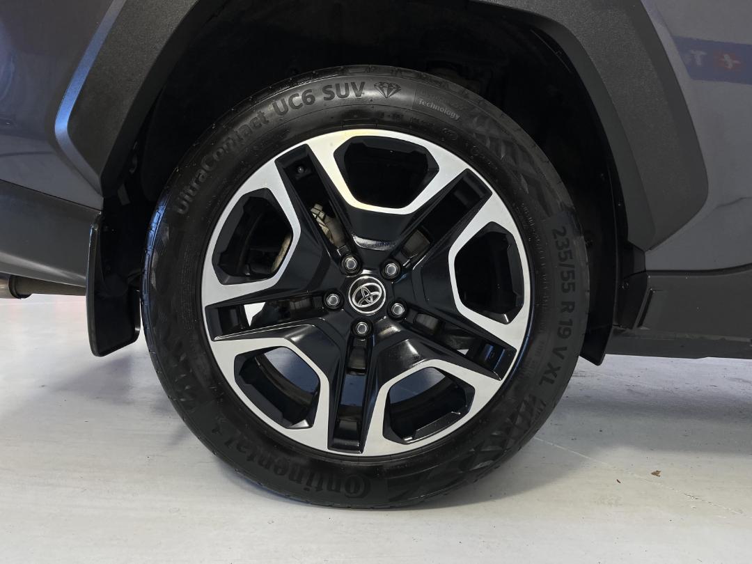 Photo '12' of Toyota Rav4